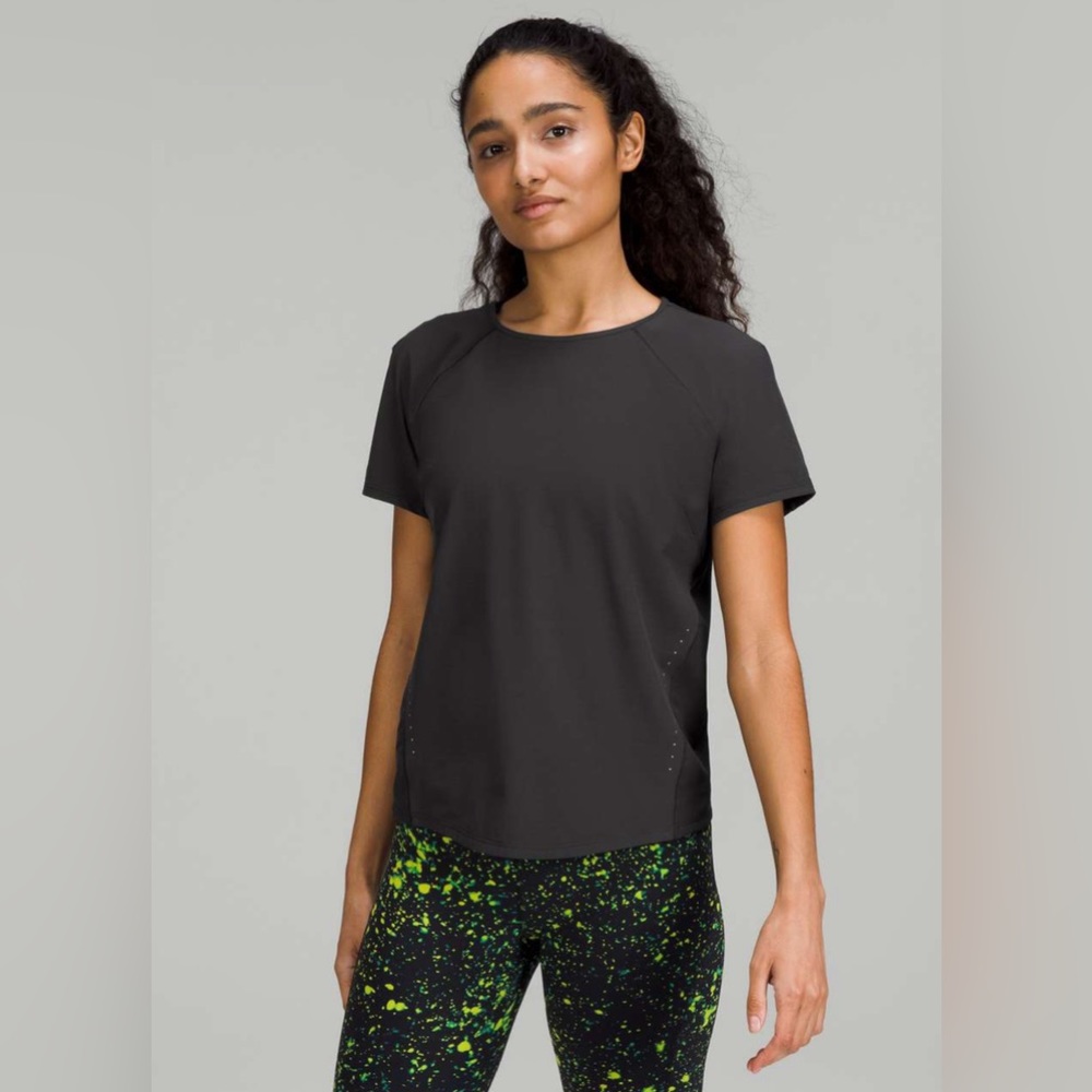 Lululemon Lightweight Stretch Running Short Sleeve Shirt - Black - Size 6